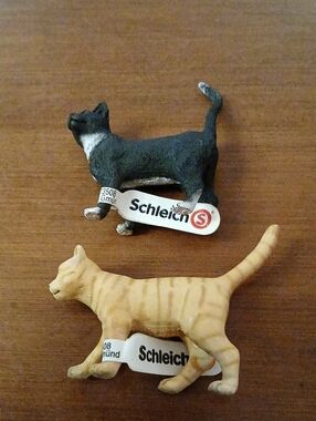 Schleich Realistic Cat Toy Figures - Black & Cream Tabby